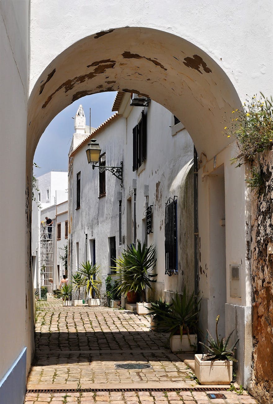 How to Choose Well in Albufeira, Portugal