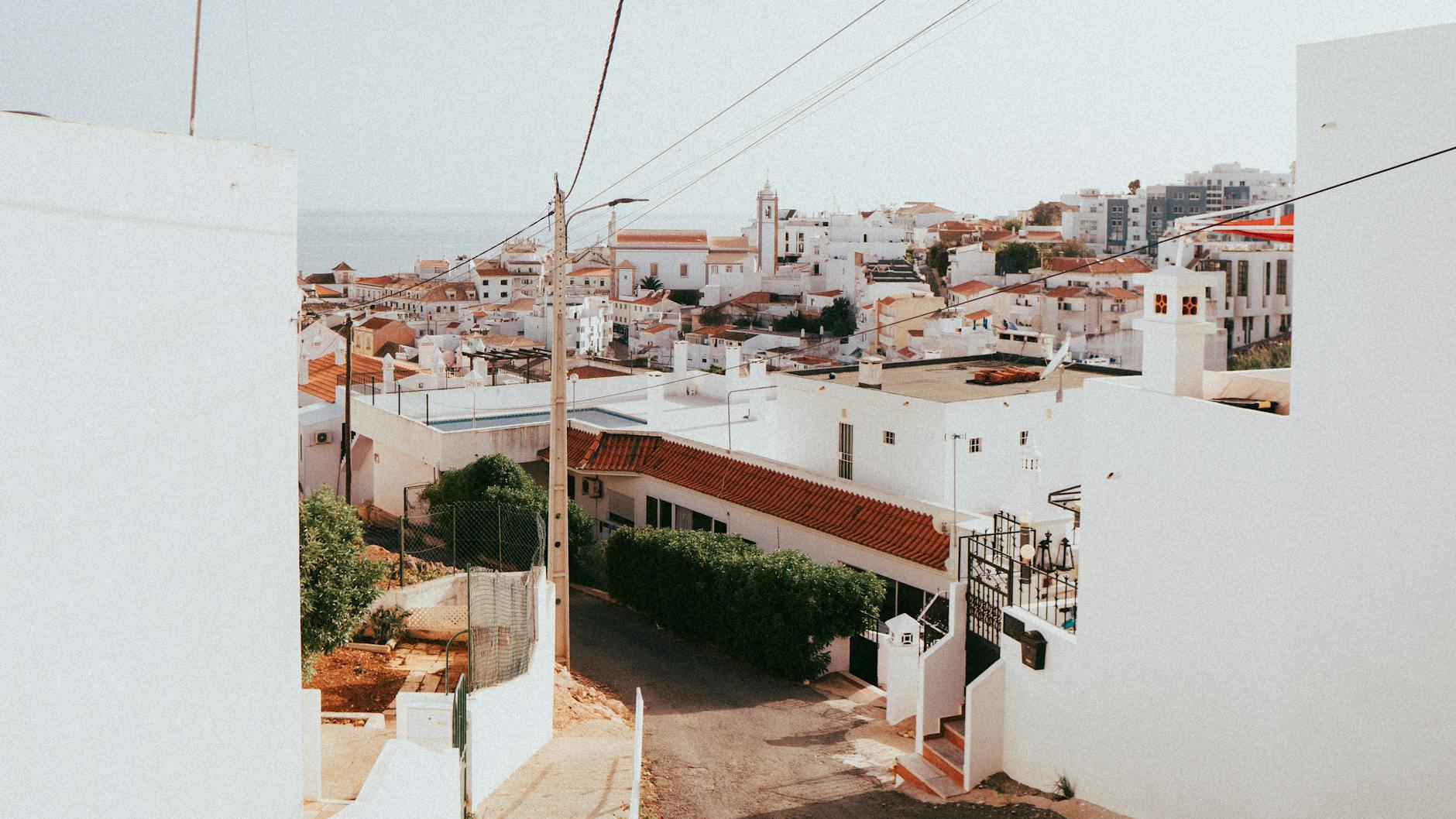 What This Page Helps You Decide in Albufeira, Portugal