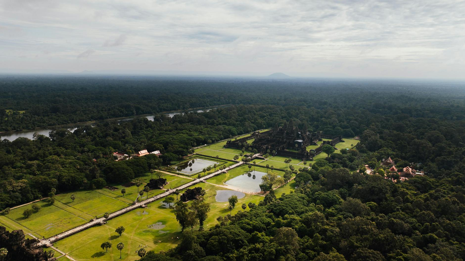 What This Page Helps You Decide in Khett Siem Reab, Cambodia