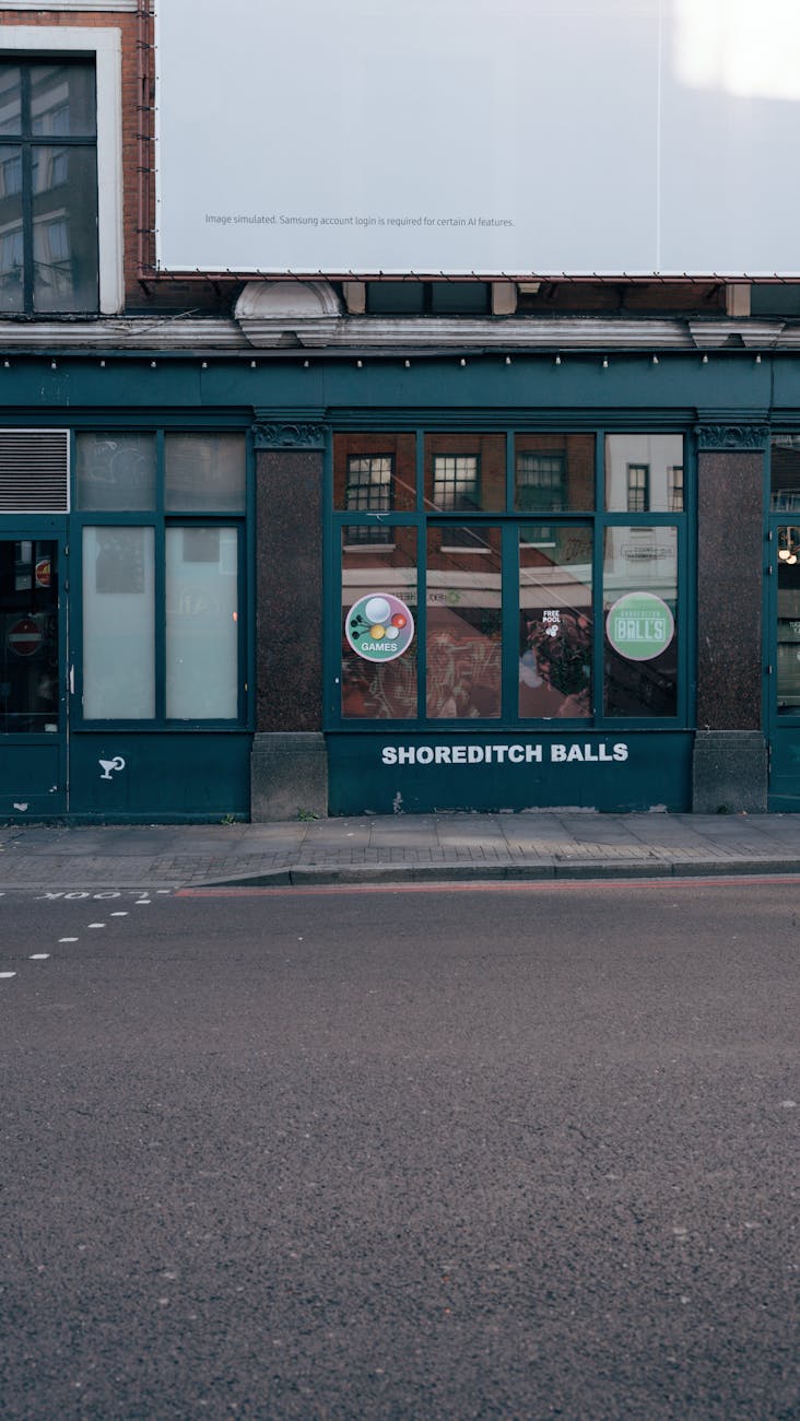 Local Context in London, United Kingdom