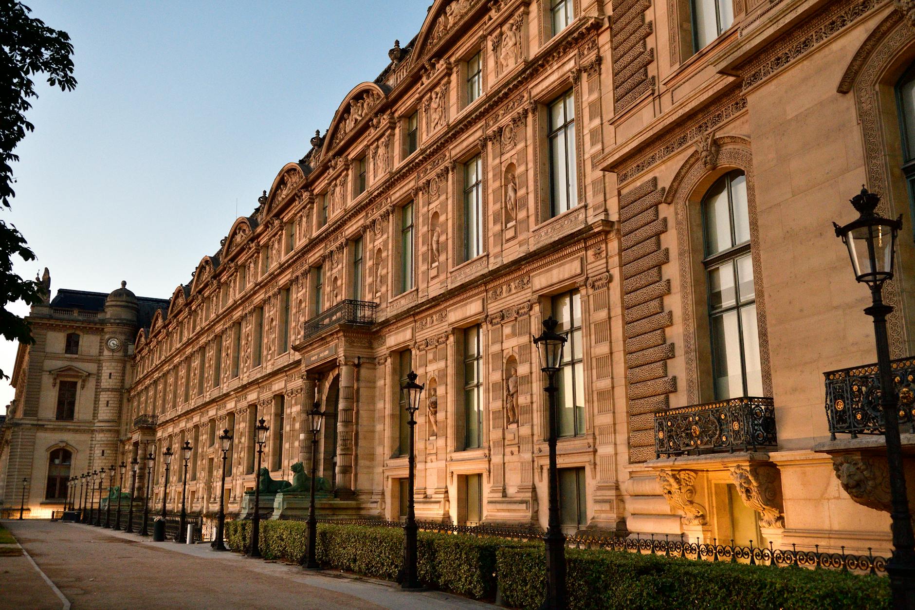 What This Page Helps You Decide in Paris, France