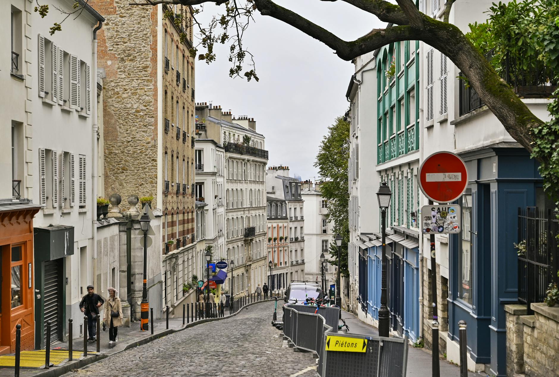 How to Choose Well in Paris, France
