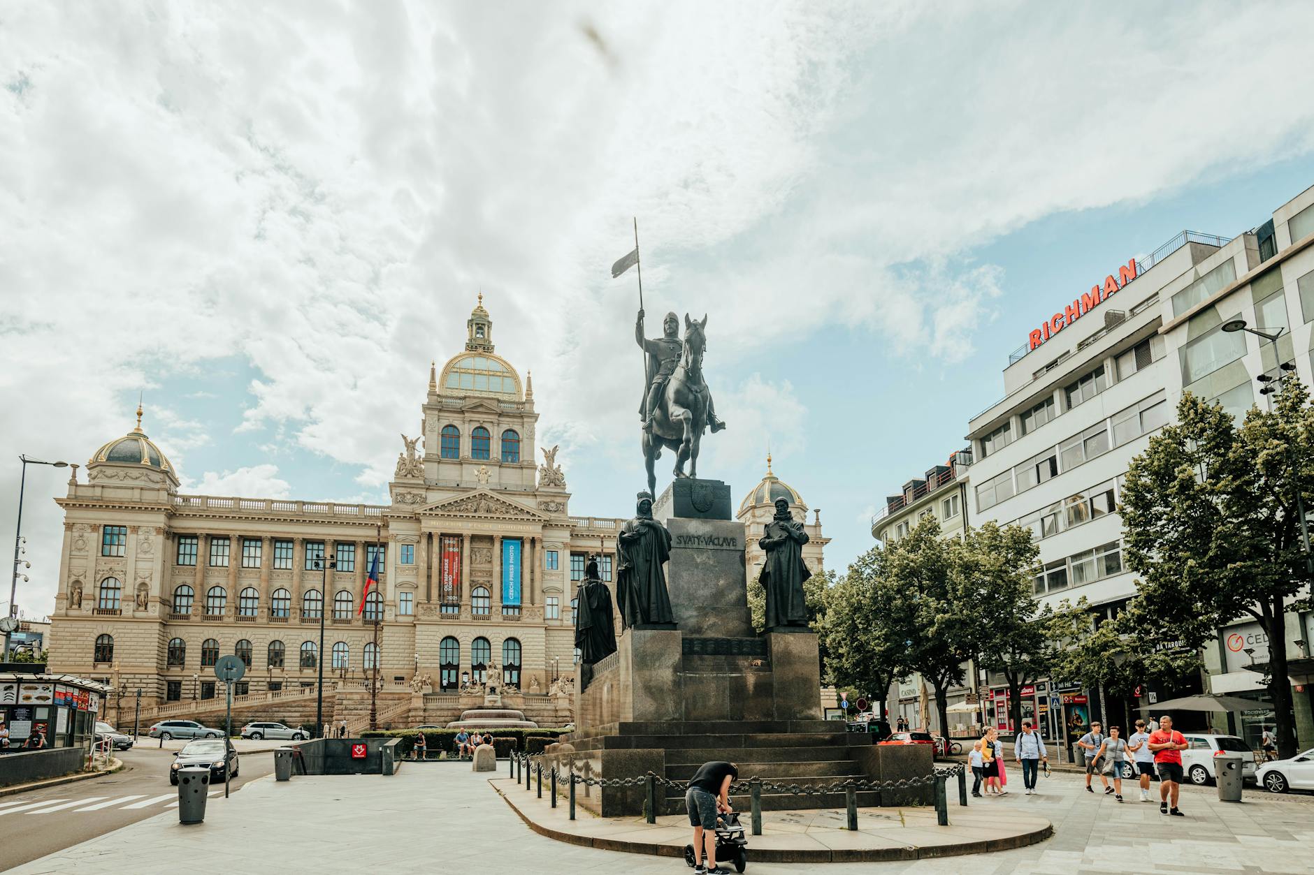 Local Context in Prague, Czech Republic