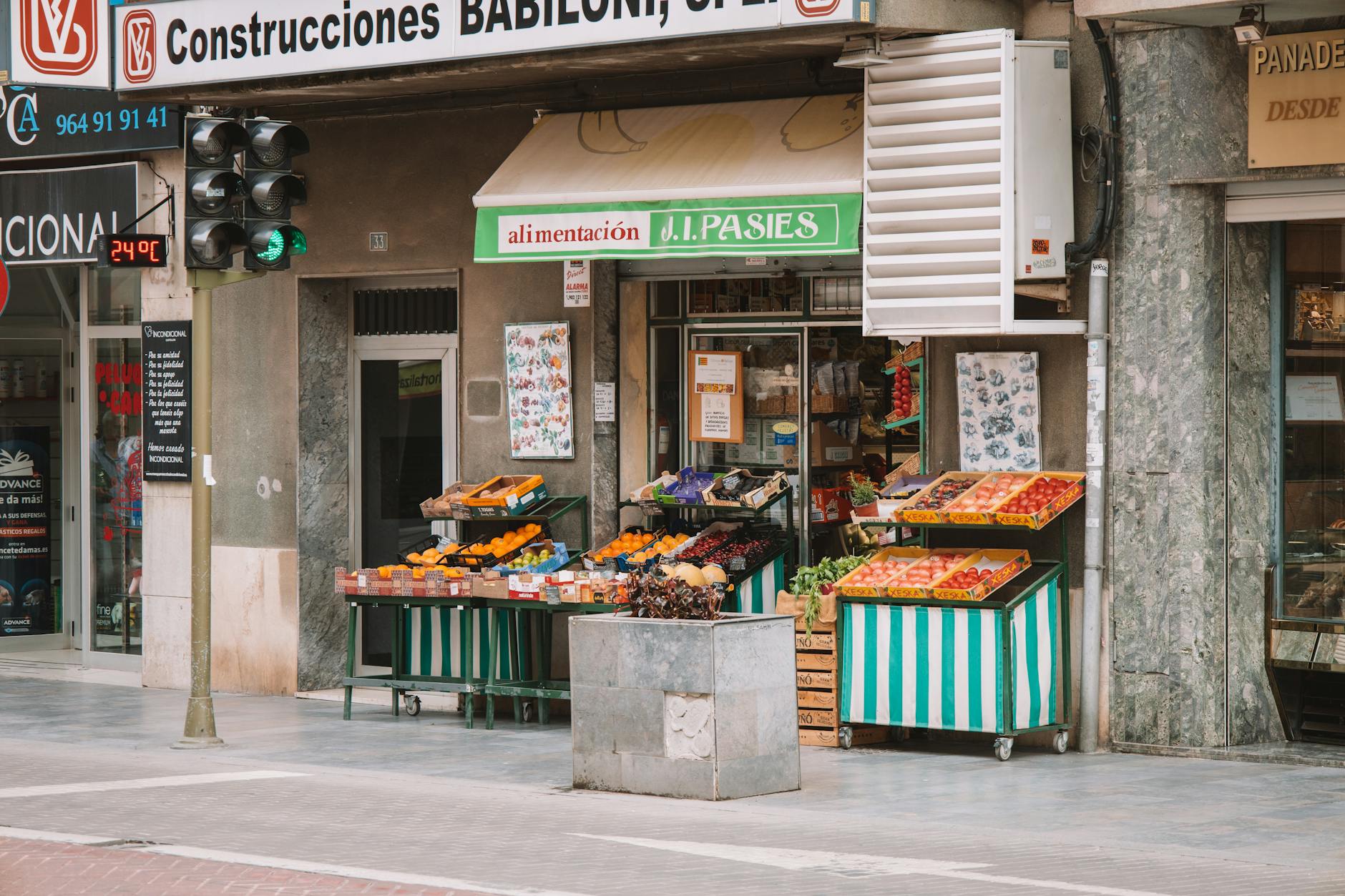 Local Context in Valencia, Spain